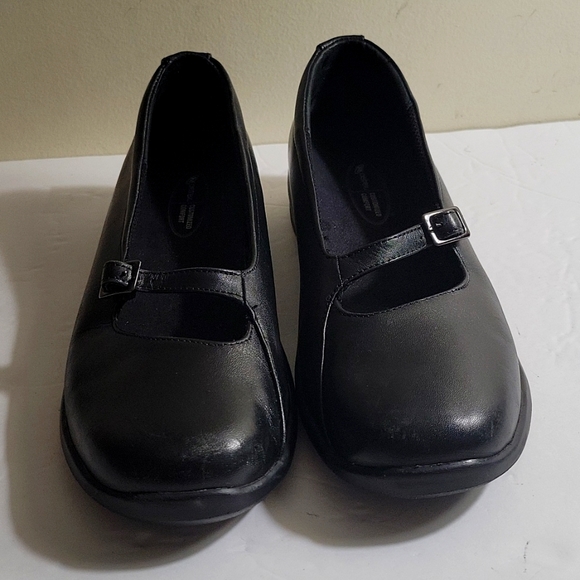 Aetrex Other - BLACK AETREX SHOES FOR GIRLS.